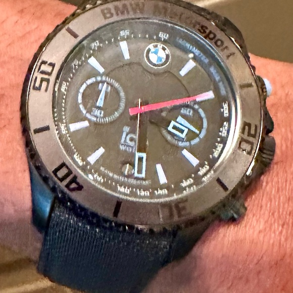 BMW WATCH , barely used, excellent condition.. - Picture 6 of 6